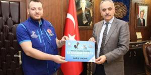 “Kurban Kardeşliktir”: Müftü Bayram’dan TDV’ye Bağış