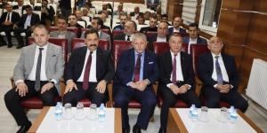 Belediye Başkanımız Sn.  Mehmet Sarı, Ticaret ve Sanayi Odası Başkanı Sn. Murat Kırlangıç’ın daveti üzerine Sn. Valimiz Mustafa Masatlı ve Protokol Üyelerimiz ile birlikte, 2022-2026 dönemi ilk meclis toplantısına katılım sağladı. Bu ay içerisinde yapılan seçimlerde göreve seçilen tüm yönetim kadrosuna çalışma hayatlarında başarılar diliyoruz