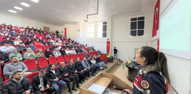 Amasya İl Jandarma Komutanlığı’ndan Öğrencilere Seminer