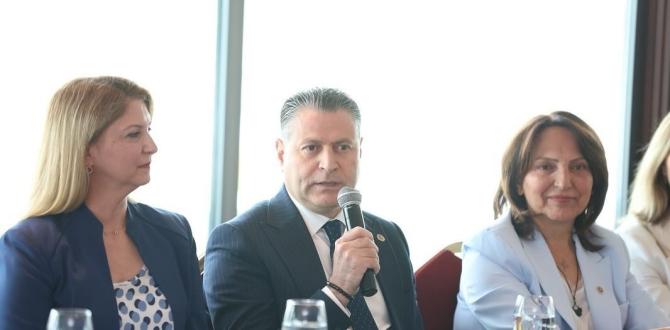 CHP’li Reşat Karagöz İzmir’de  Kadın Girişimcilerle Buluştu