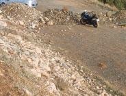 YETER ARTIK  FERHAT İLE ŞİRİN’İN YOLUNA ENGEL! HALK TEPKİLİ: “YOLU KAPATMAK ÇÖZÜM DEĞİL, GÖREVİNİ YAP!”